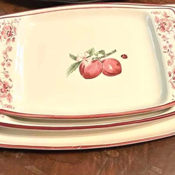 Pfaltzgraff Delicious | Set of Serving Trays | Nesting Platters - Picture 9 of 12